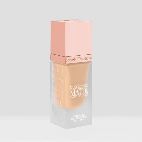 BASE LIQUIDA FLAWLESS STAY MATTE FOUNDATION BEAUTY CREATIONS